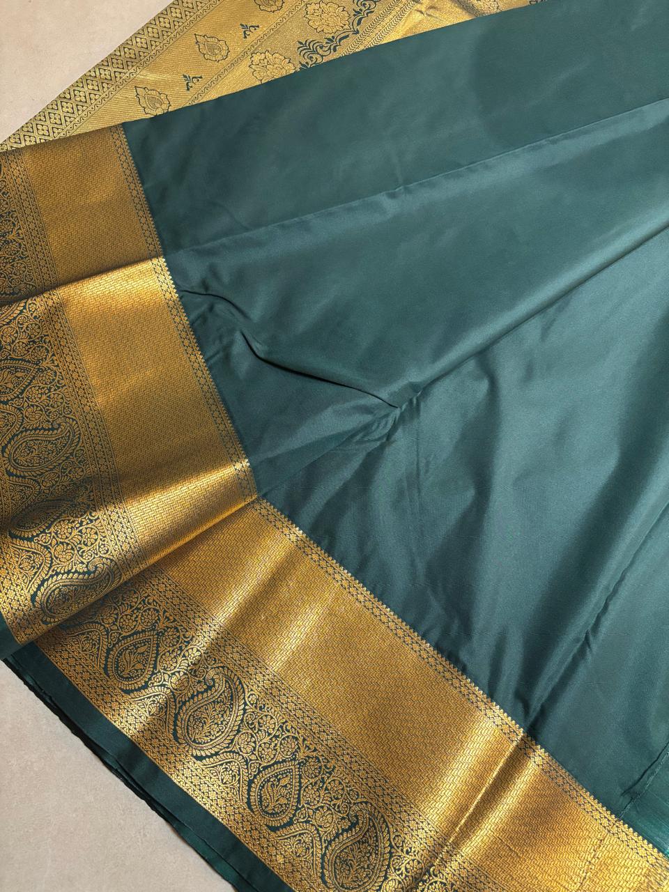 Kanchi Soft Silk( Baby Pink With Bottle Green)